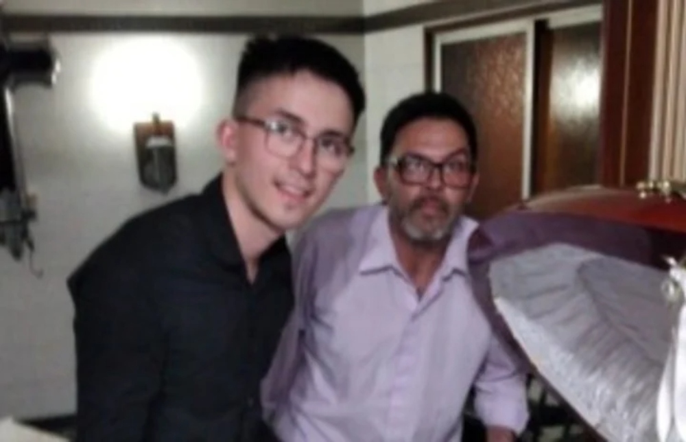 Empleado despedido por sacarse foto con Maradona pidió “mil disculpas”