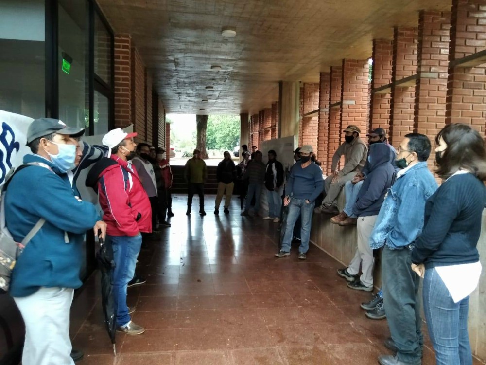 Empleados tomaron el edificio municipal en Aristóbulo del Valle