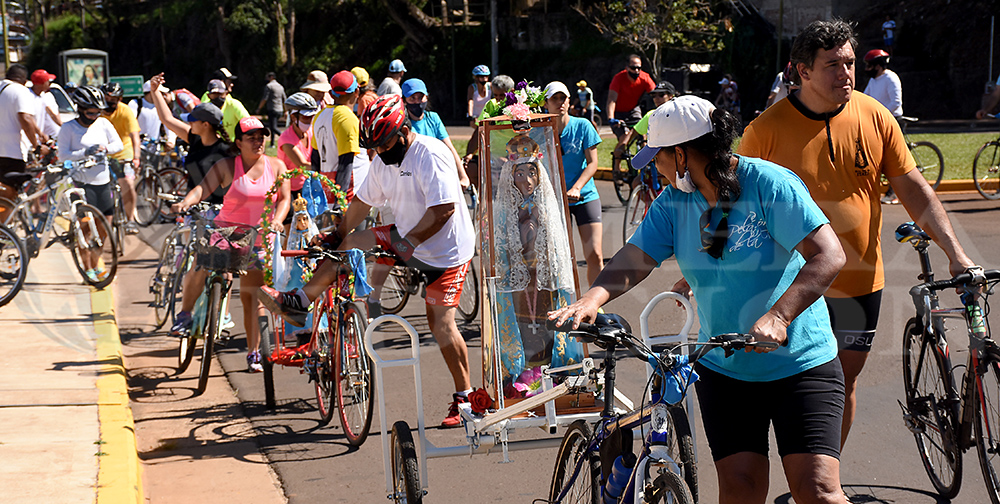 Virgen María peregrinación en Posadas