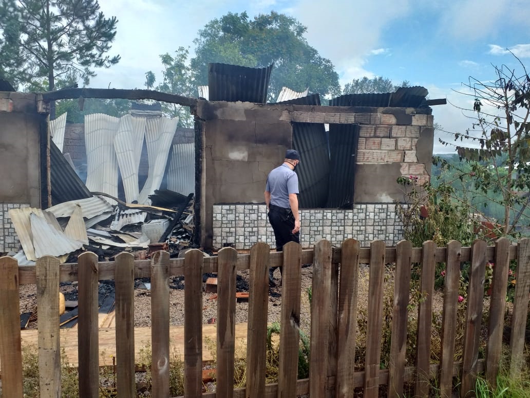 Joven fue acusada de incendiar la casa de su ex