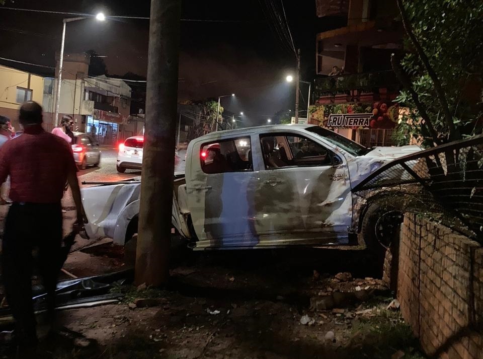 Menores en suntuosos vehículos, protagonistas de un múltiple choque