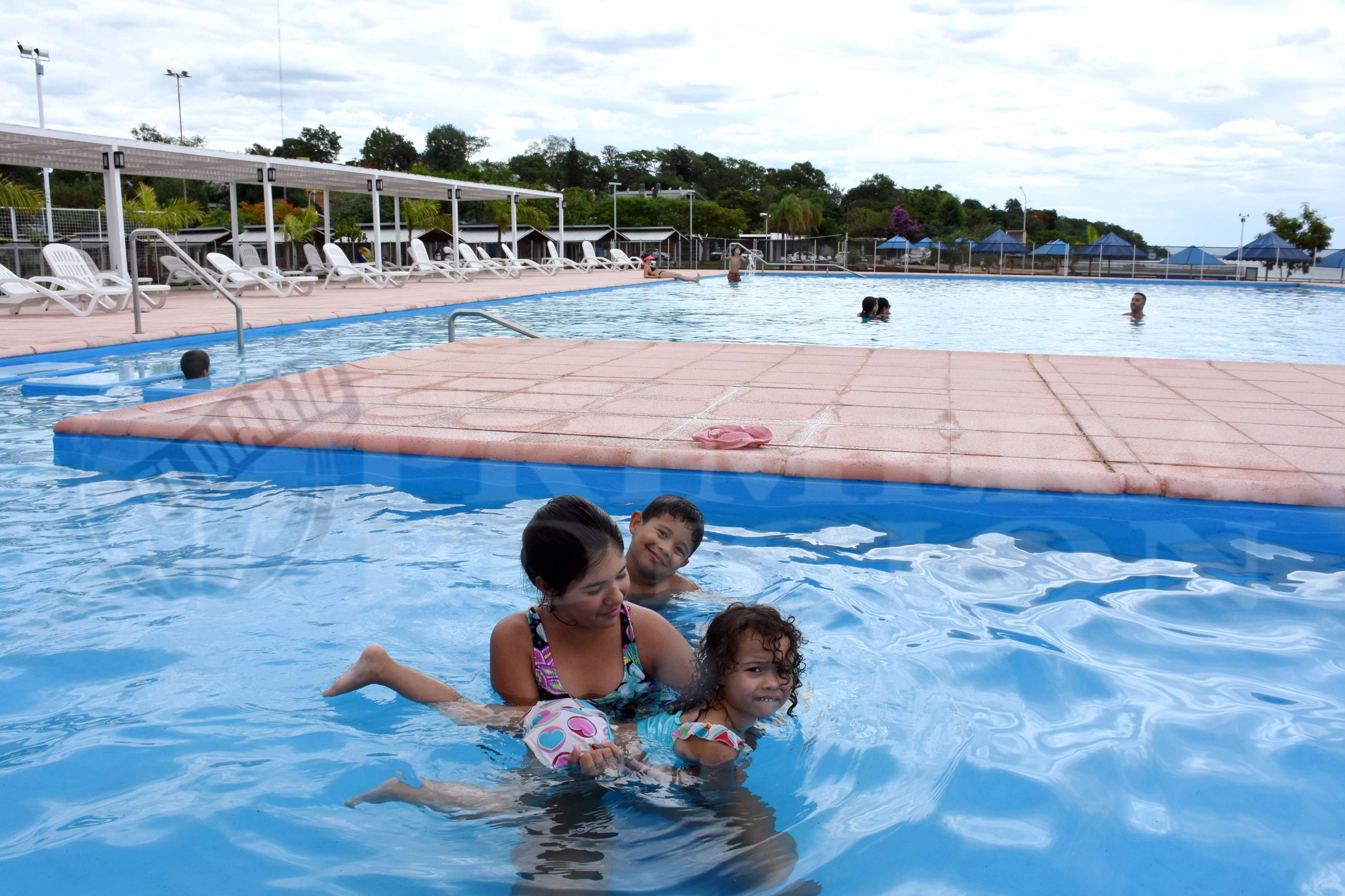 La temporada de verano ya se vive en las piletas posadeñas