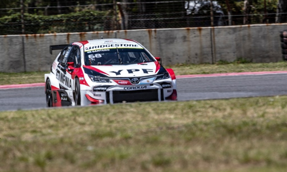 Julián Santero se quedó con la segunda carrera del Súper TC2000