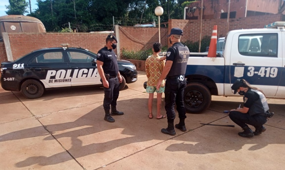 Casi le amputa una mano al compañero de tragos