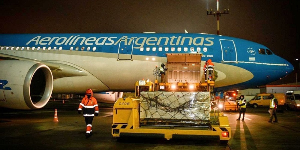 Comenzaron a distribuir las 300 mil dosis de la vacuna rusa