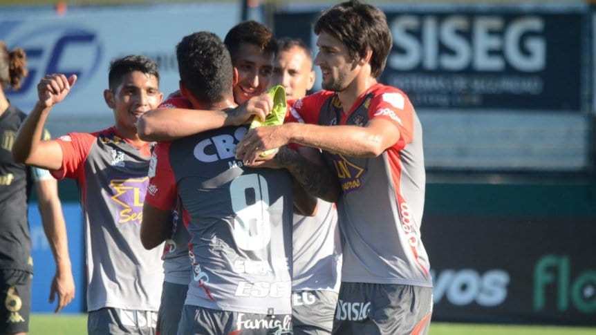 Arsenal venció a Racing y clasificó a la Fase Campeonato