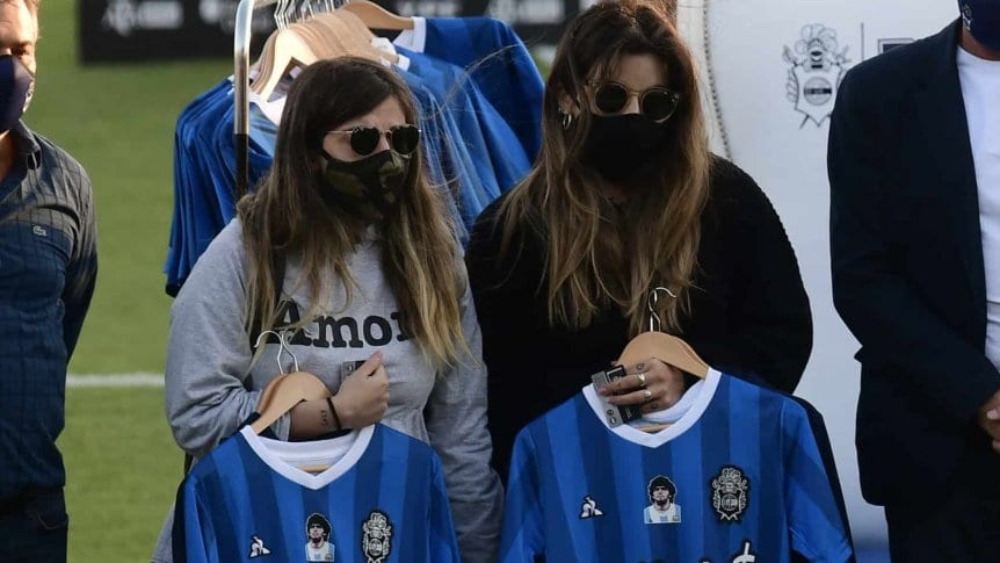 Caso Maradona: Justicia aceptó a sus hijas y hermanas como querellantes