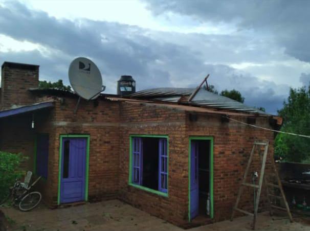 Temporal de viento y granizo causó destrozos en Azara