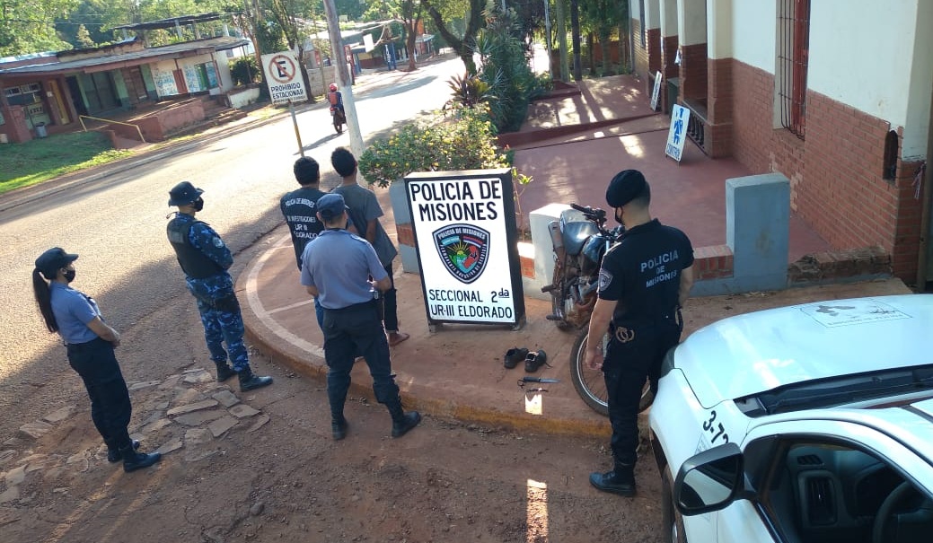 Lo hirieron con un machete para robarle la moto