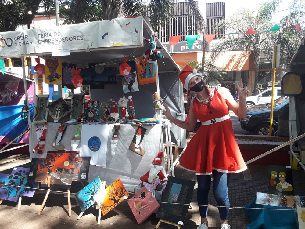 Oberá Emprende: artesanos se sumaron a la  feria navideña