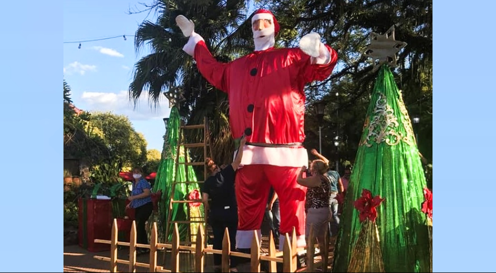 Docentes y alumnos de la EPET 6 de Eldorado crearon un Papá Noel robot