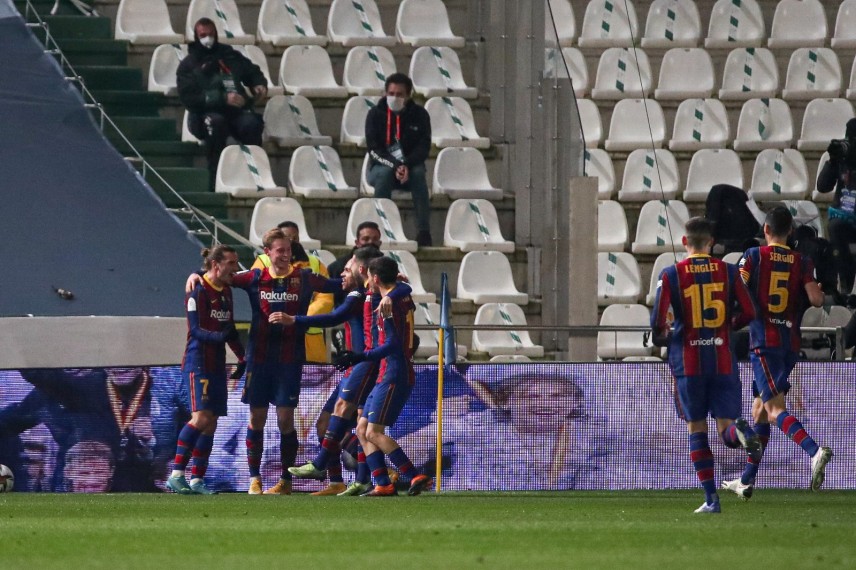 Sin Messi, Barcelona sufrió pero pasó por penales a la final