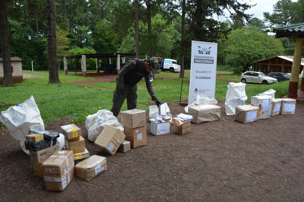 Gendarmería -encomiendas con droga y cigarrillos de contrabando
