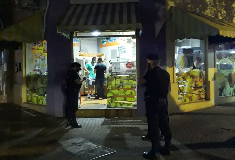 Fue a trabajar porque “ya no tenía síntomas de COVID-19”