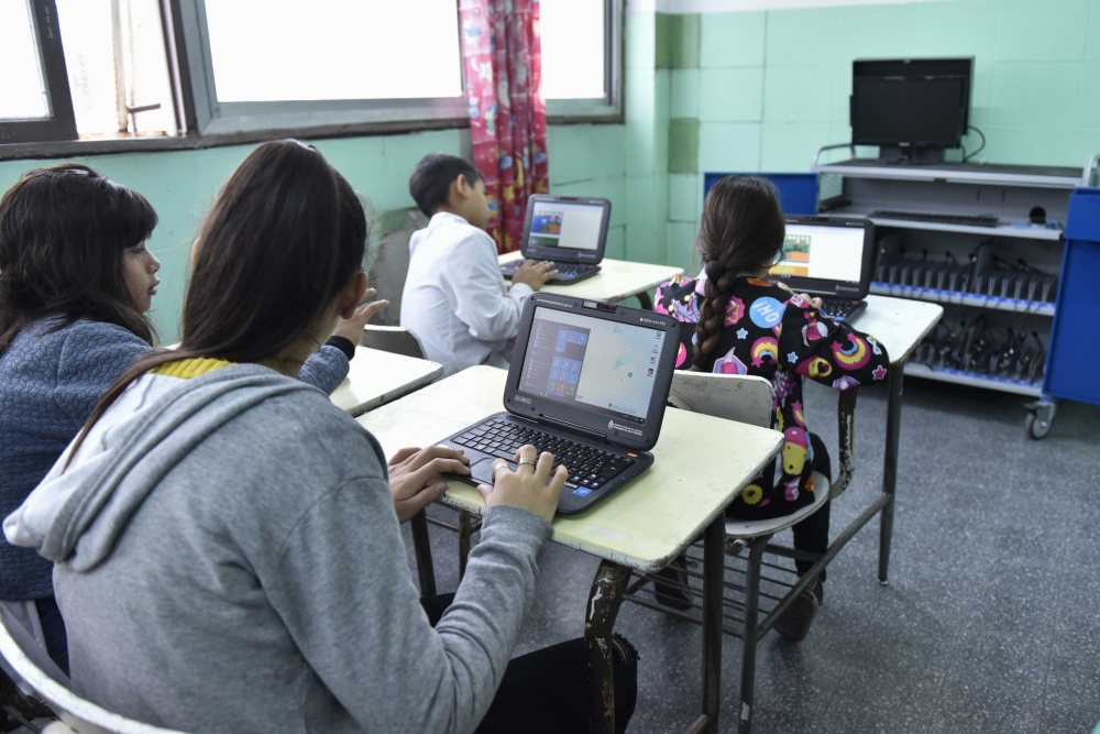 Educación: distribuirán cerca de medio millón de computadoras en el país