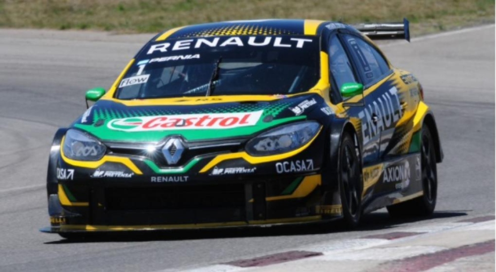 Leonel Pernía ganó la carrera clasificatoria del Súper TC2000