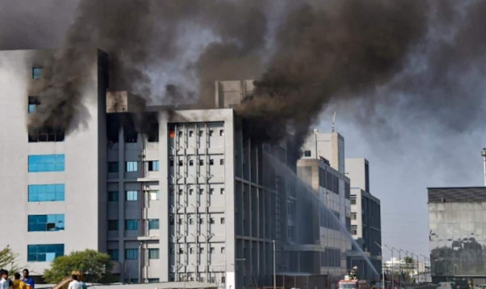 Tragedia en sede del mayor fabricante de vacunas del mundo en India
