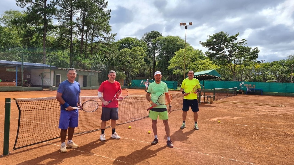 Los Senior lanzaron rifa para colaborar con los tenistas