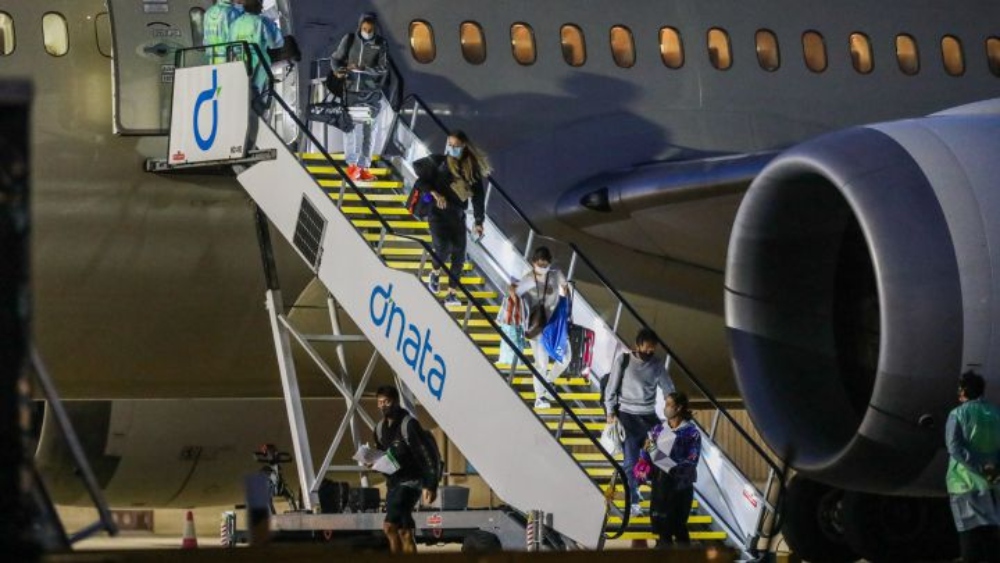 Abierto de Australia: 50 tenistas aislados por casos positivos en un vuelo