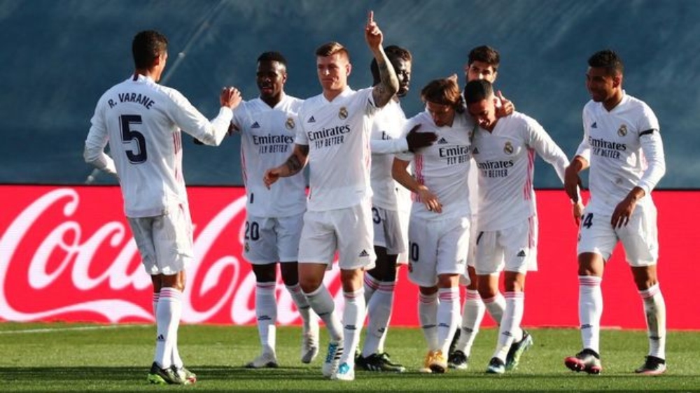 Real Madrid venció al Valencia y no le pierde pisada al Atlético Madrid