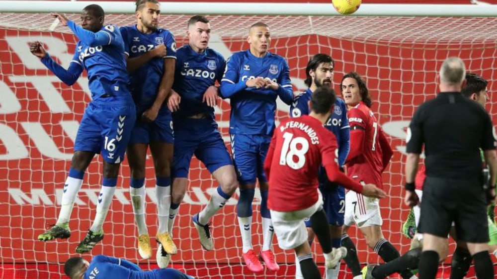 Manchester United empató y no alcanzó al City en la cima