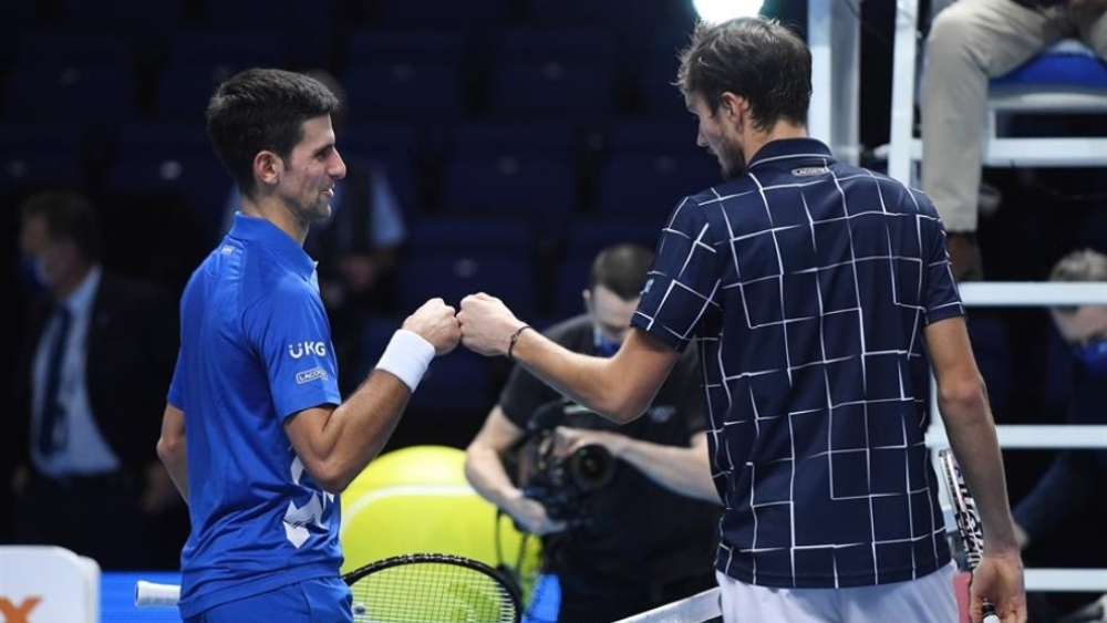 Djokovic y Medvedev definirán al campeón del Abierto de Australia