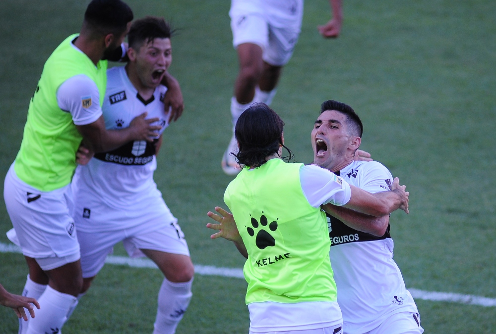 Platense volvió a primera con triunfo, Sarmiento sufrió a Velez