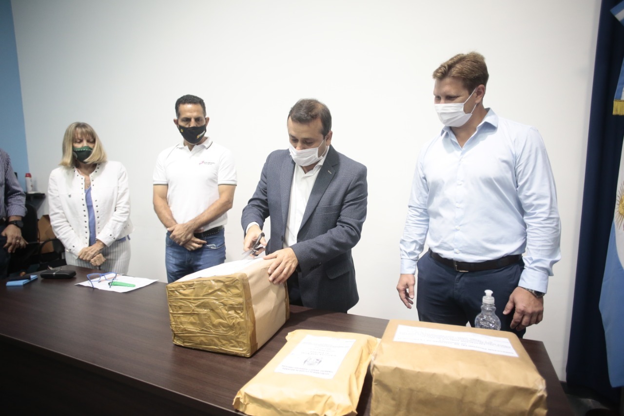 Herrera Ahuad acompañó la apertura de sobres de la licitación de obras en la ruta 2