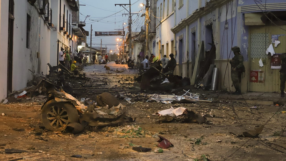 Colombia - Atentado coche bomba