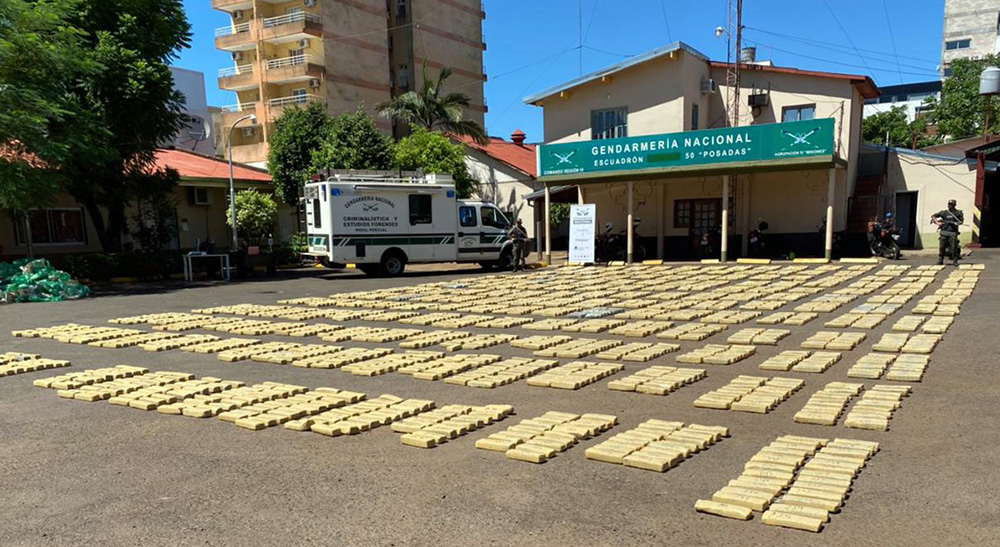 Gendarmería secuestró casi 3 toneladas de marihuana