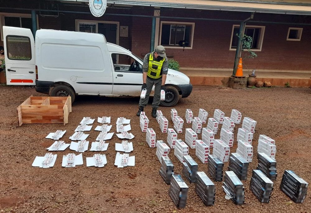 Incautan dos mil paquetes de cigarrillos ilegales en Jardín América