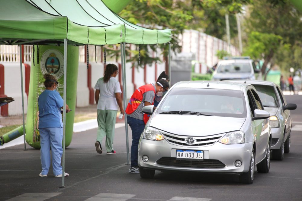 Intentan controlar brotes de COVID en Ituzaingó y Mercedes