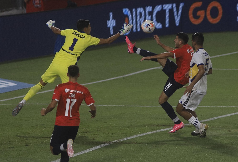 NOTICIAS ARGENTINAS BAIRES,
MARZO 28: Escena del partido
que estan jugando
Independiente y Boca, valido
por la 7ma. fecha de la Copa
de la Liga Profesional. FOTO
NA: MARIANO SANCHEZ