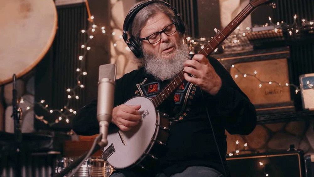 Santaolalla en la apertura de los Grammy