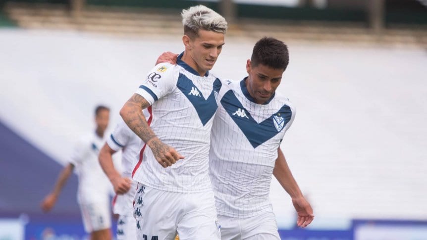 Vélez se recuperó, superó a Talleres en Córdoba y es líder en la zona B