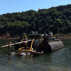 Frágil normalidad: el Iguazú subió apenas para dejar operar la bomba