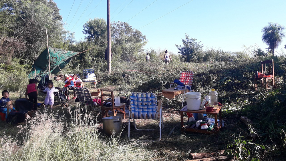 Madres ocuparon tierras en el Ruff