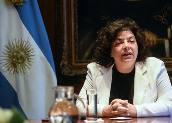 Carla Vizzotti dará una conferencia de prensa y expondrá en Diputados