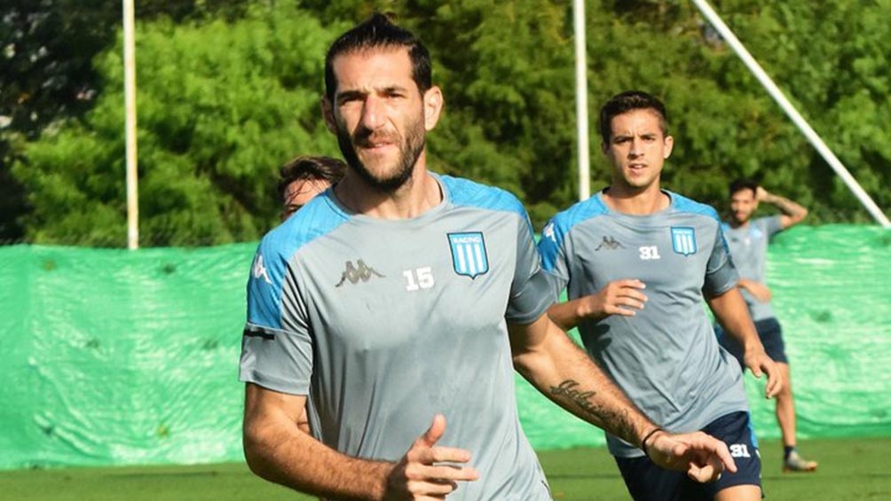 Nacho Piatti, otra de las bajas en Racing para el clásico de Avellaneda