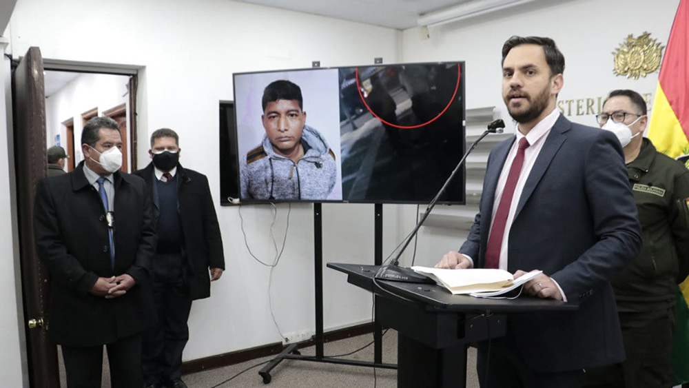 Bolivia: Arrestan a un ministro cuando aceptaba un soborno de 20.000 dólares