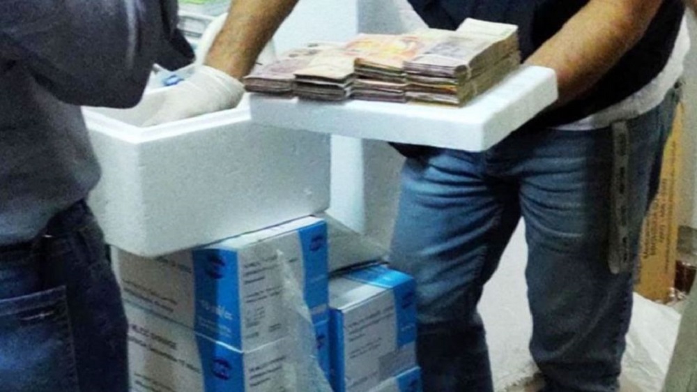 Coronavirus: armaron un “vacunatorio” en su casa con 283 dosis robadas