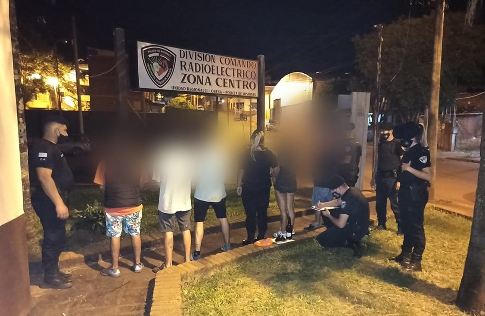 Cinco jóvenes fueron detenidos por atacar a policías en Oberá