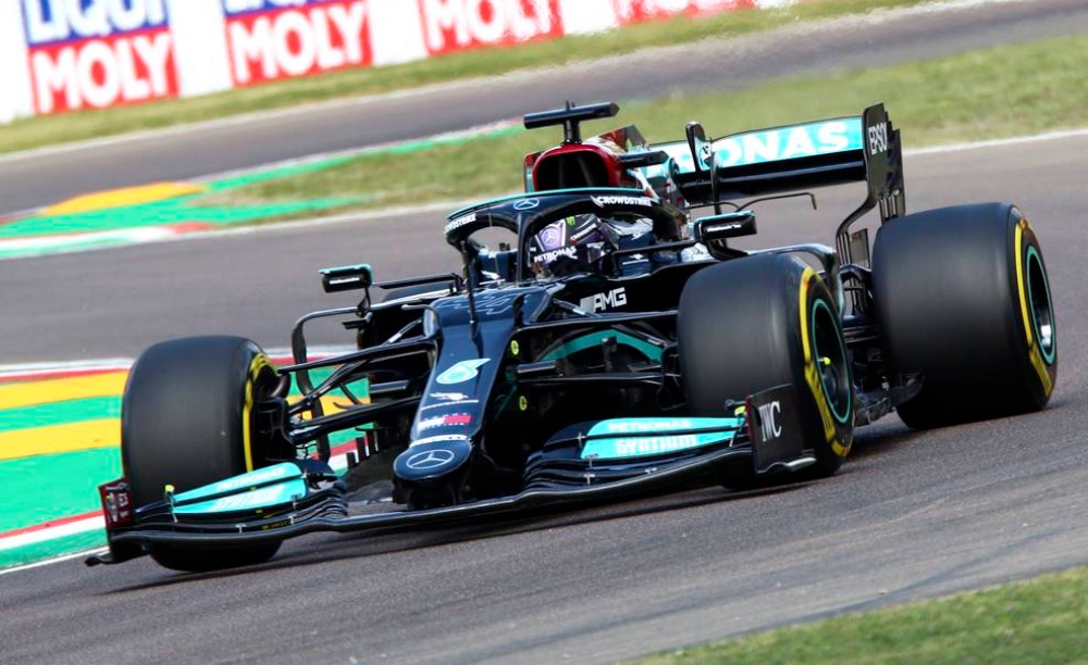 Hamilton consiguió en Imola la pole position número 99 de su carrera
