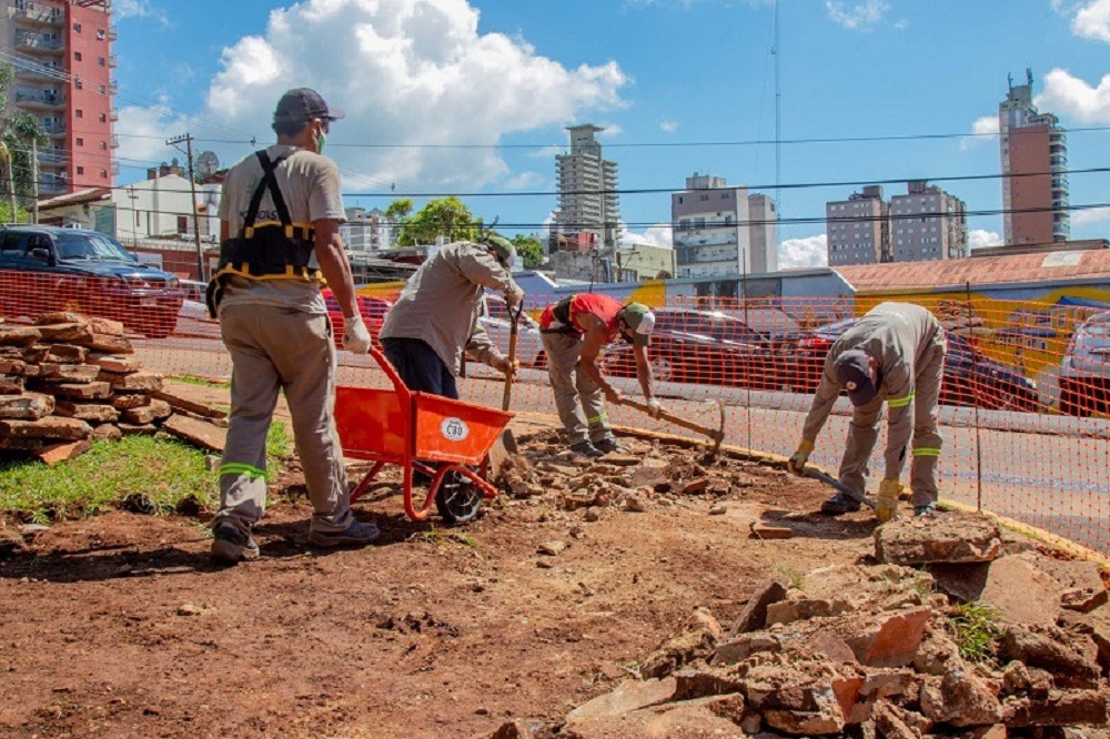 Posadas: comenzaron las mejoras en plazoletas de la Sáenz Peña
