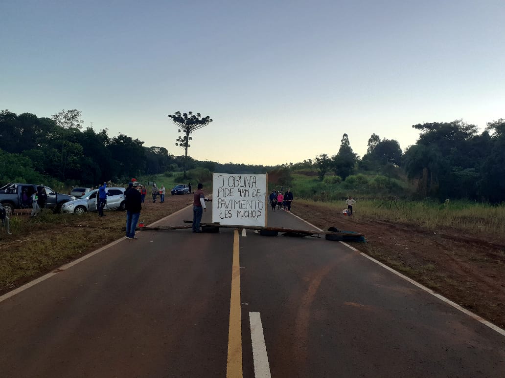 Vecinos de Tobuna vuelven a cortar la ruta 14