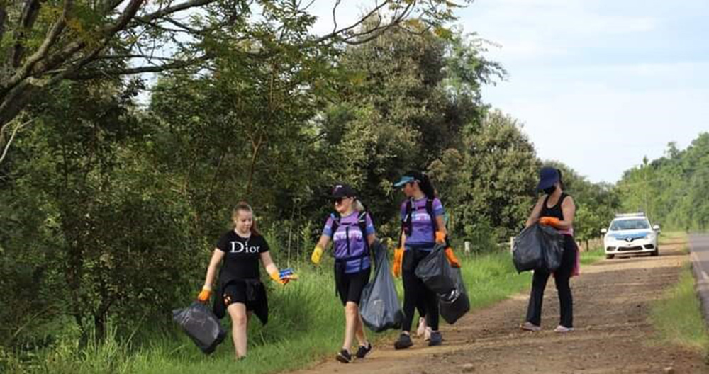 Corredores del Yabotí realizaron un plogging sobre la ruta Costera 2