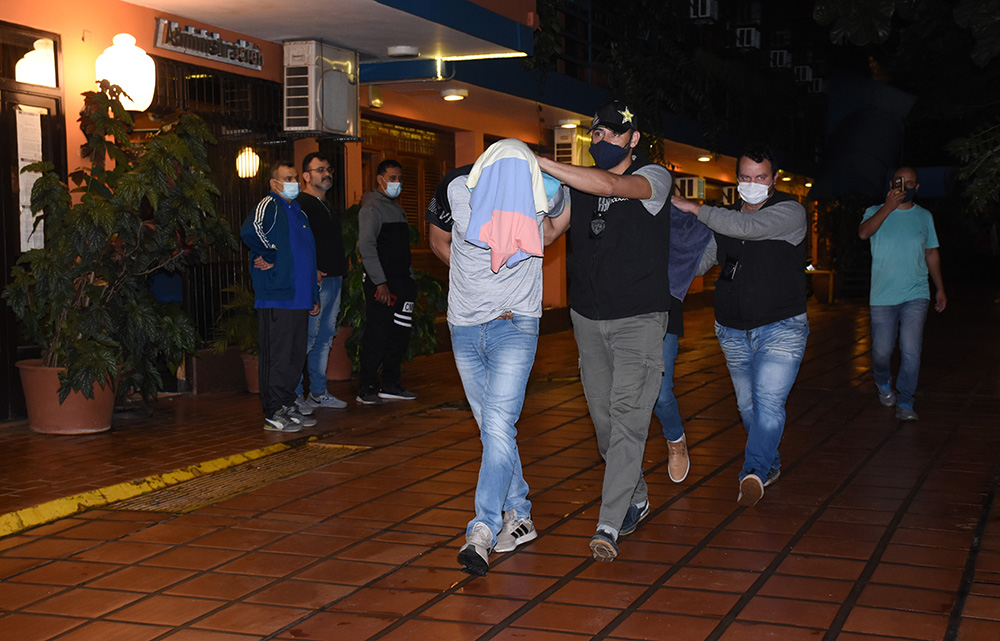 Banda cordobesa planeaba robar con el arma de un policía provincial