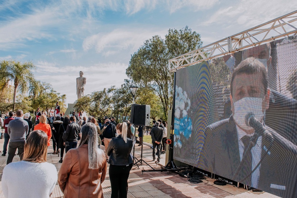 Herrera reconoció el esfuerzo “revolucionario” de colonos y trabajadores de salud