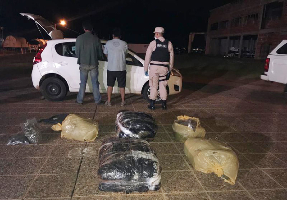 Detuvieron a dos hombres con más de 45 kilos de marihuana