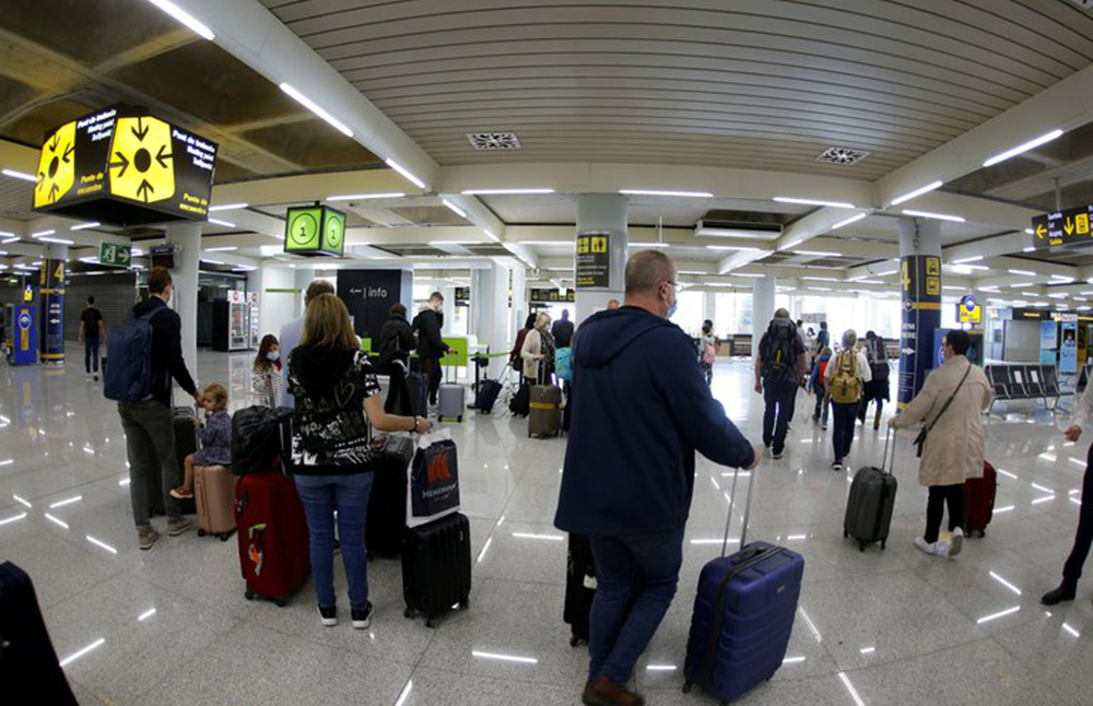 La UE acordó reabrir sus fronteras a los viajeros plenamente vacunados